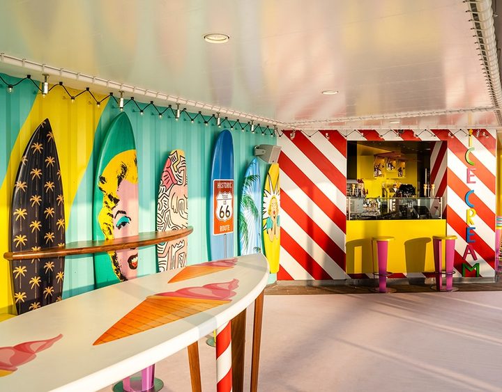 MSC World Europa 官方图：Surfer's Bar 冲浪酒吧
