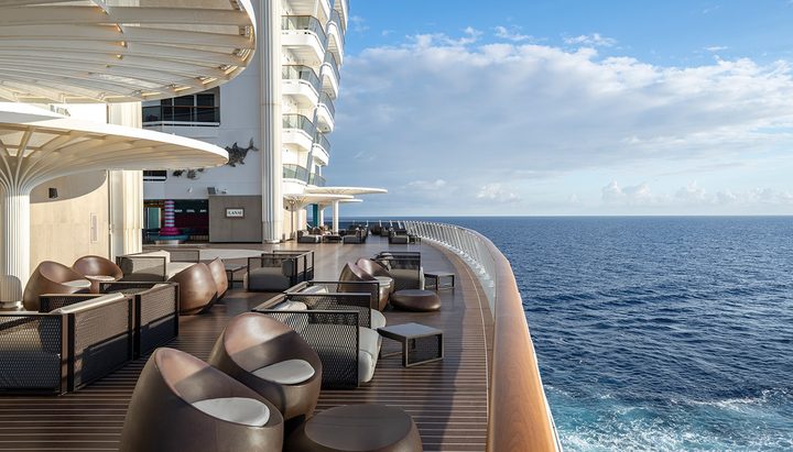 MSC World Europa 官方图：The Lanai Bar