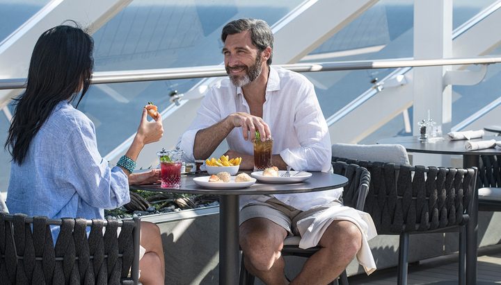 MSC World Europa 官方图：MSC Yacht Club Grill & Bar