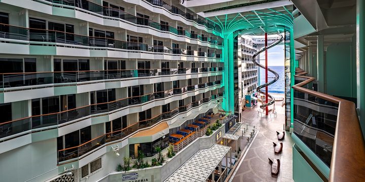 MSC World Europa 官方图：The Spiral 与船尾步道