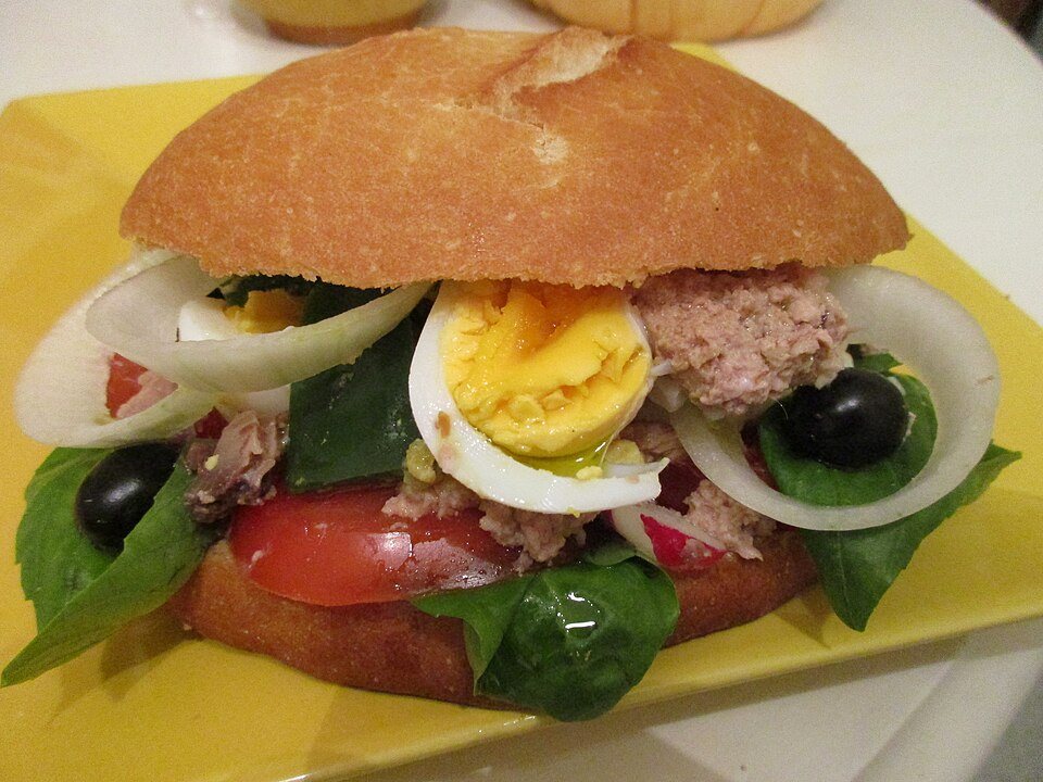 尼斯潘巴涅三明治 Pan bagnat