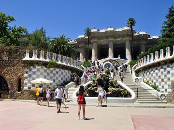 奎尔公园、米拉之家、巴特罗之家 Park Güell / Casa Milà / Casa Batlló缩略图